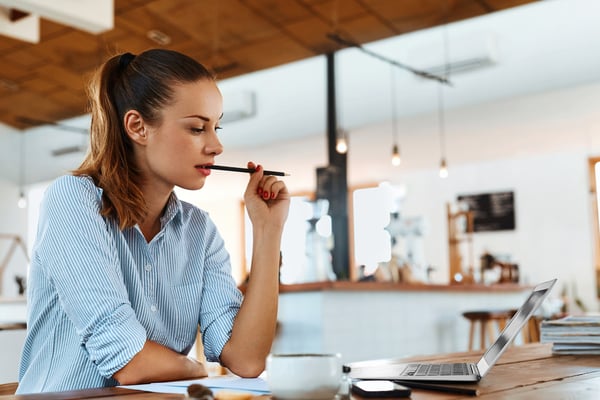 ¿Realmente conviene estudiar un posgrado y trabajar al mismo tiempo?