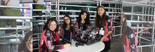 ¿Qué es FIRST y cómo participa Tecmilenio en esta competencia de robótica?