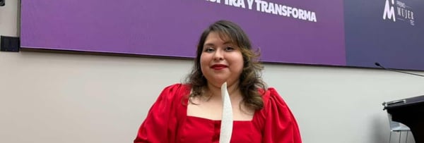 Conoce a Sac Nicté Guevara, docente que encontró su propósito entre libros, cultura y pensamiento crítico