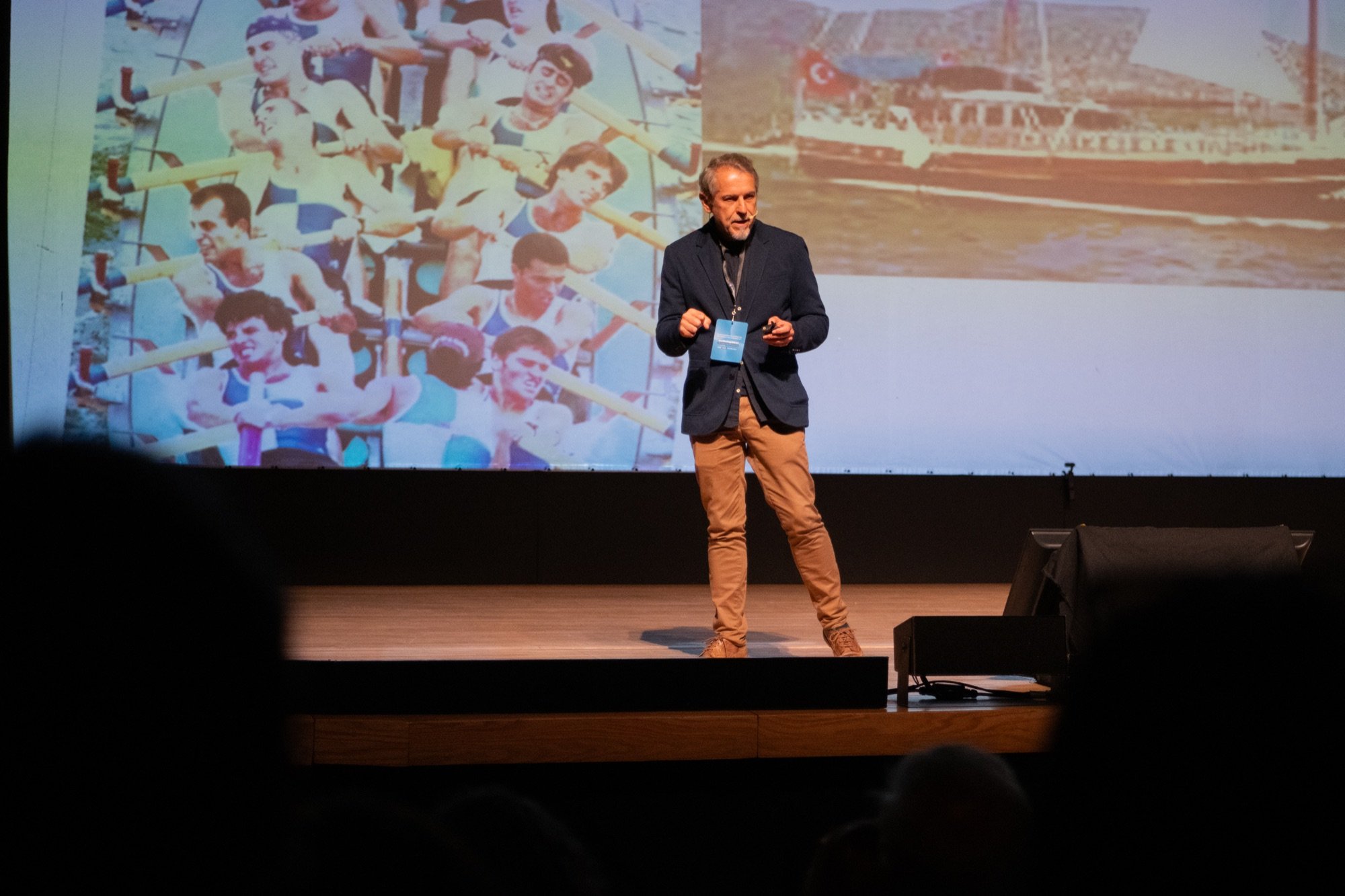 Elías López durante su conferencia sobre liderazgo y bienestar en Wellbeing 360 2026