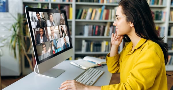 ¿Estudiar una maestría en línea o presencial, cuál elegir?